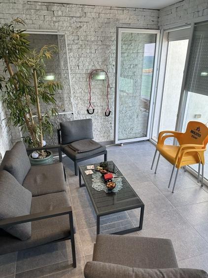 Apartament cu 4 camere decomandat în Central