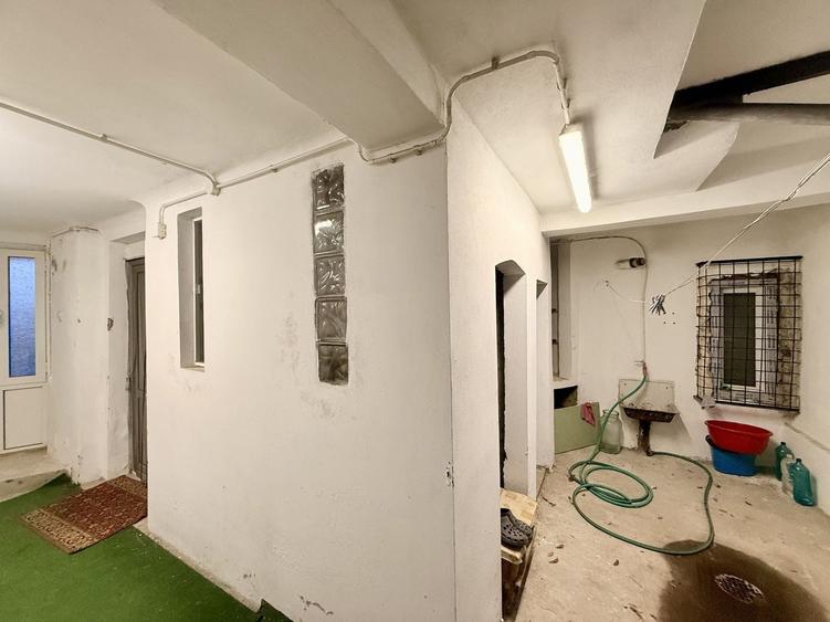 Apartament cu 3 camere decomandat în Parcul Carol