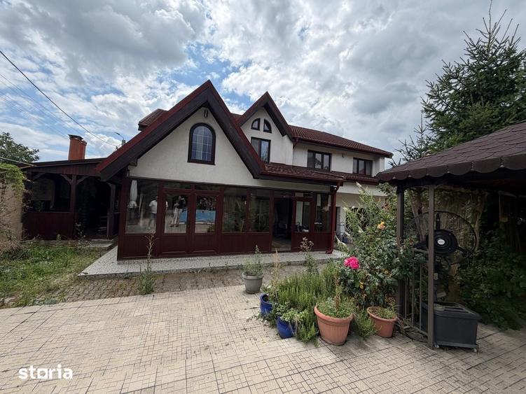 Casă cu 7 camere cu Teren 967 Mp în Nord