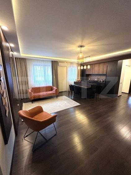 Apartament cu 3 camere semidecomandat, mobilat în Sud