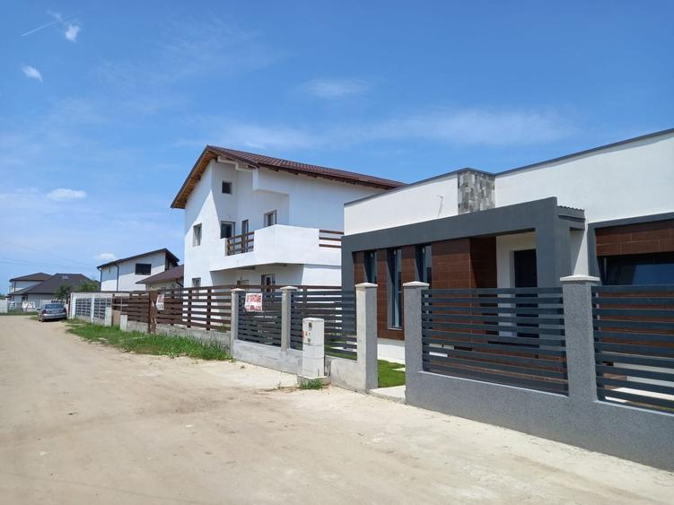 Casă individuală cu 5 camere cu Canalizare în Vidra