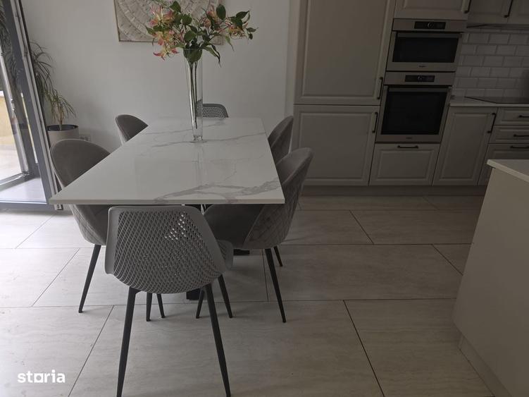 Apartament cu 4 camere în Subcetate