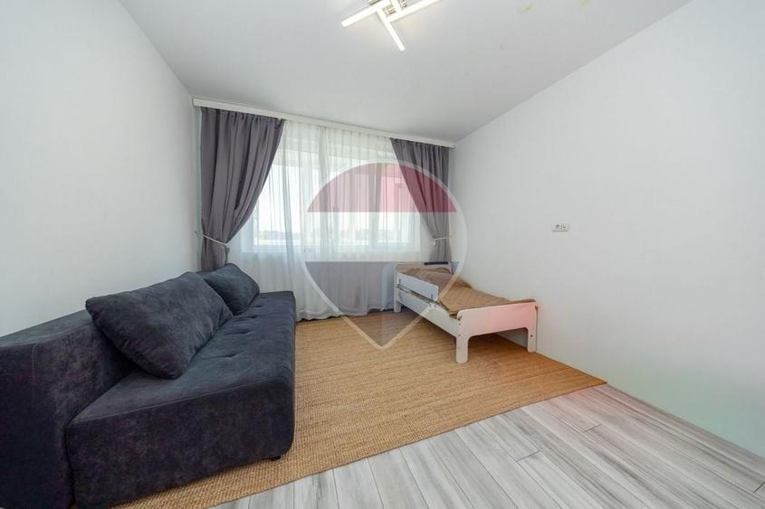 Apartament cu 3 camere semidecomandat în Gării