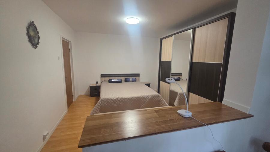 Apartament cu 3 camere decomandat în Ozana