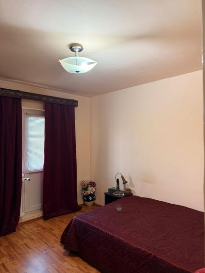 Apartament cu 3 camere decomandat în Est