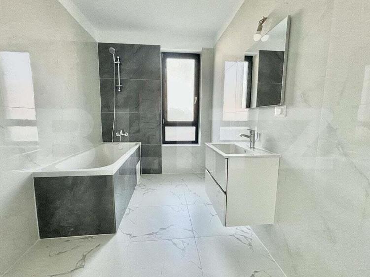 Apartament cu 3 camere decomandat în Torontalului
