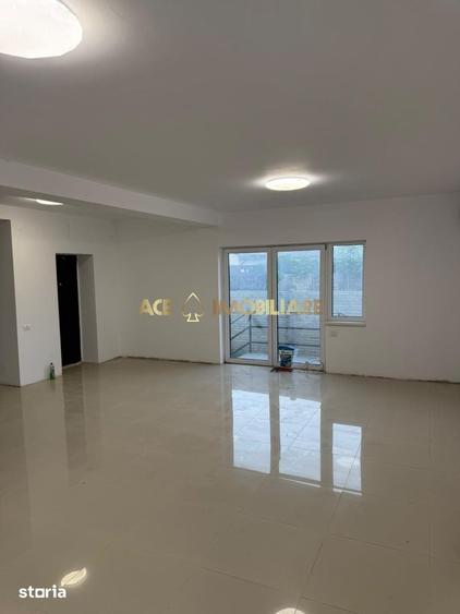 Casă cu 5 camere cu Teren 250 Mp în Vărăști