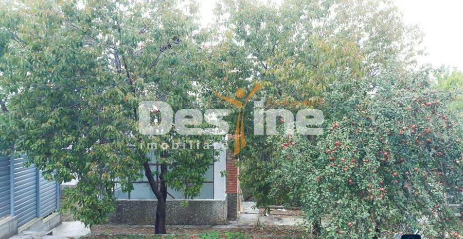 Casă individuală cu 5 camere cu Canalizare în Central