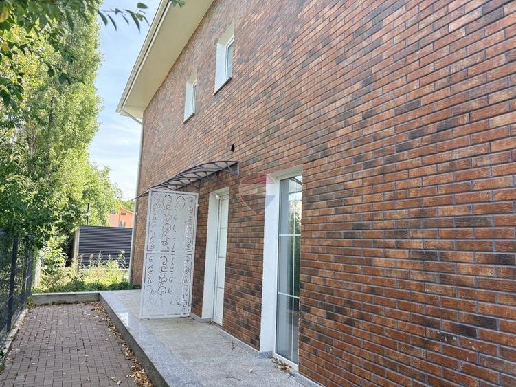 Duplex cu 3 camere cu Teren 91.5 Mp în Odăi