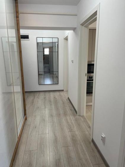 Apartament cu 2 camere decomandat în 1 Mai