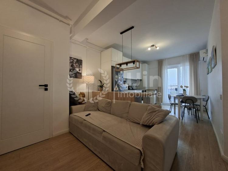 Apartament cu 2 camere semidecomandat, mobilat în Mărăști