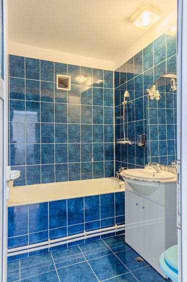 Apartament cu 2 camere semidecomandat în Rahova