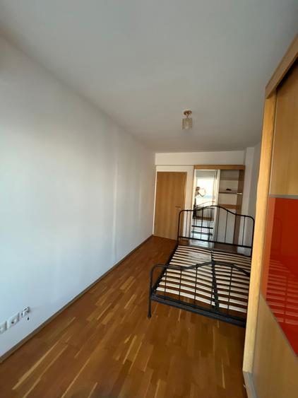 Apartament cu 3 camere decomandat în Dristor