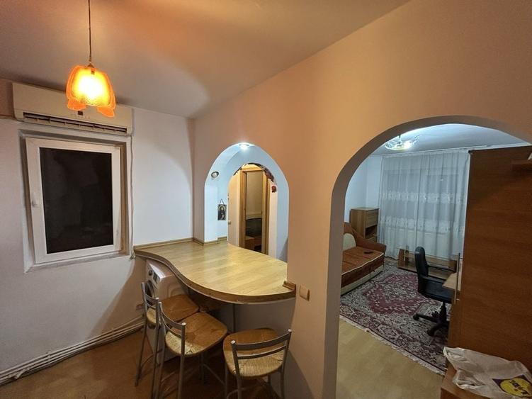 Apartament cu 2 camere decomandat în Exterior Vest
