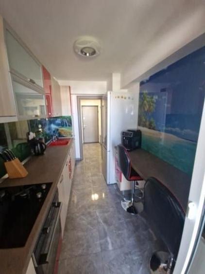 Apartament cu 2 camere decomandat, mobilat în Theodor Pallady