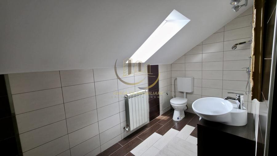 Casă cu 5 camere în Central