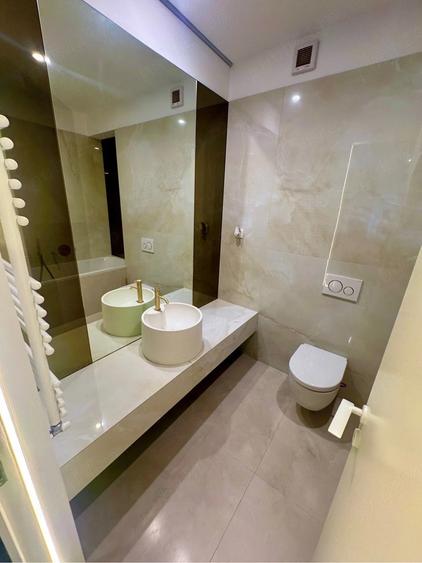Apartament cu 3 camere decomandat în Aviației