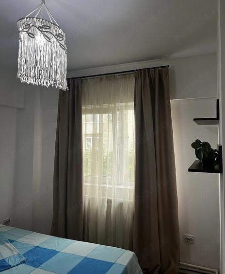 Apartament cu 3 camere decomandat în Micro 15