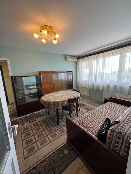 Apartament cu 2 camere semidecomandat în Sud
