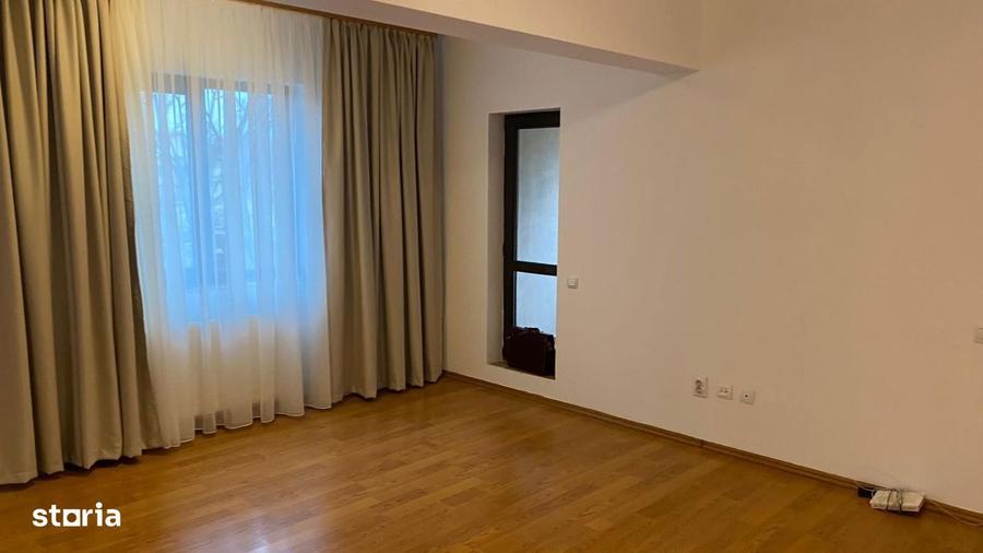 Apartament cu 2 camere semidecomandat în Giurgiului