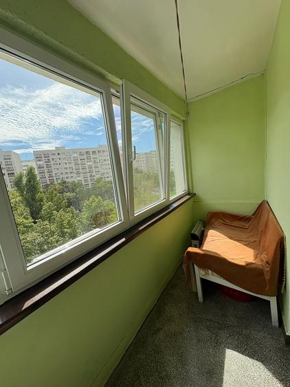 Apartament cu 3 camere semidecomandat în Dristor
