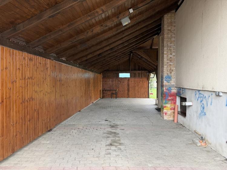 Casă individuală cu 5 camere cu Canalizare în Bărăbanț