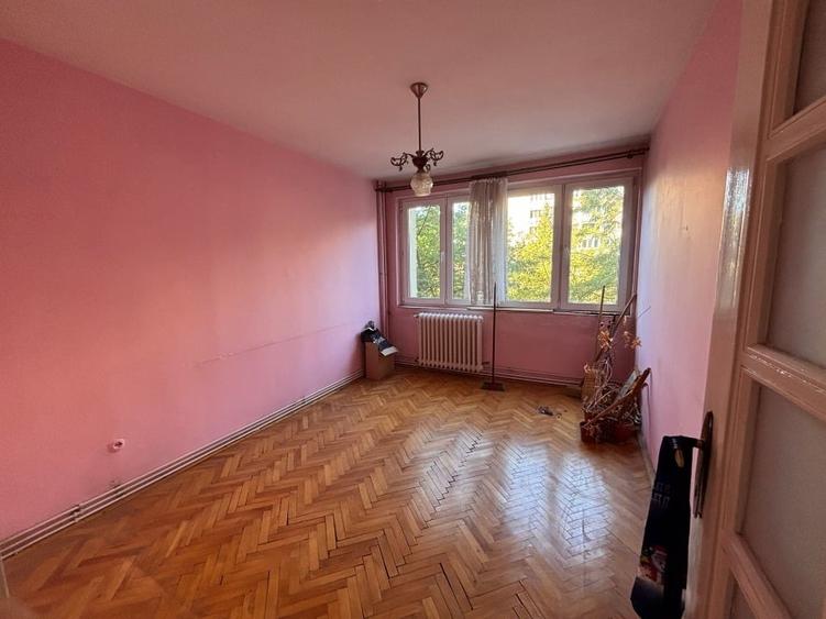 De vanzare apartament 2 camere in Tudor - 1