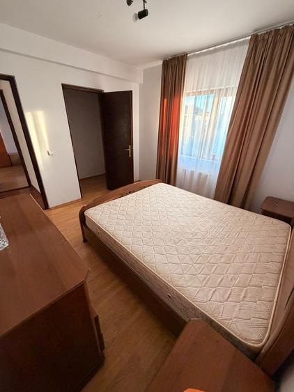 Duplex cu 4 camere cu Canalizare în Europa