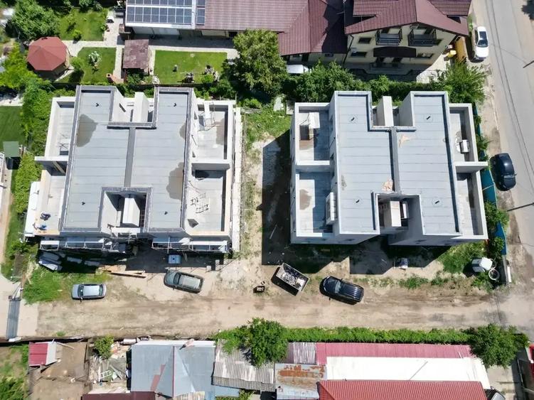 Casă cu 4 camere cu Canalizare în Vest