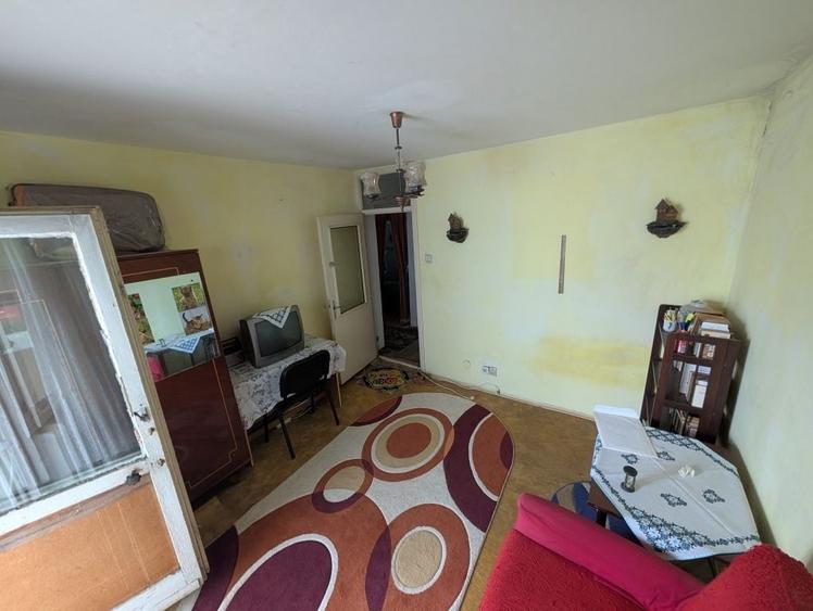 Apartament cu 2 camere decomandat în Exterior Vest