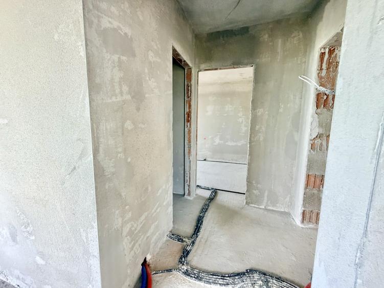 Apartament cu 2 camere semidecomandat în Moșnița Nouă