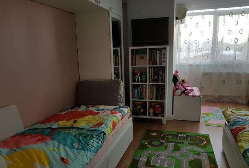 Apartament cu 3 camere semidecomandat în Virtuții