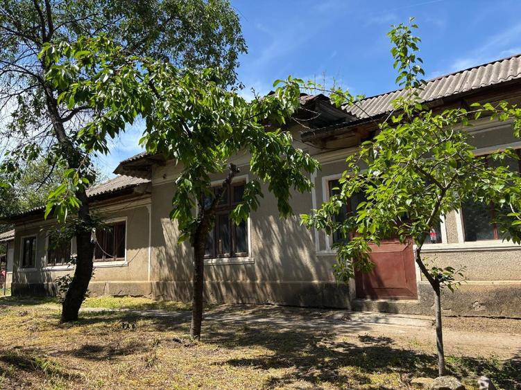 Casă individuală cu 5 camere cu Teren 722 Mp în Țigănești