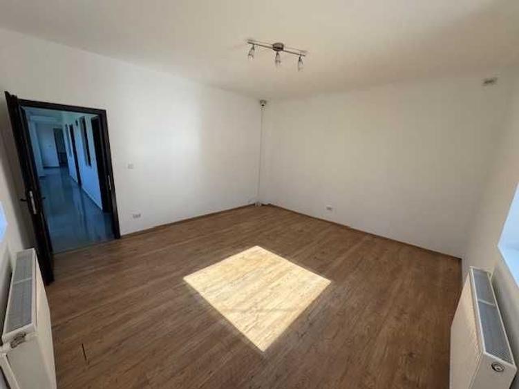 Spațiu comercial, de 200 mp, în Câmpina