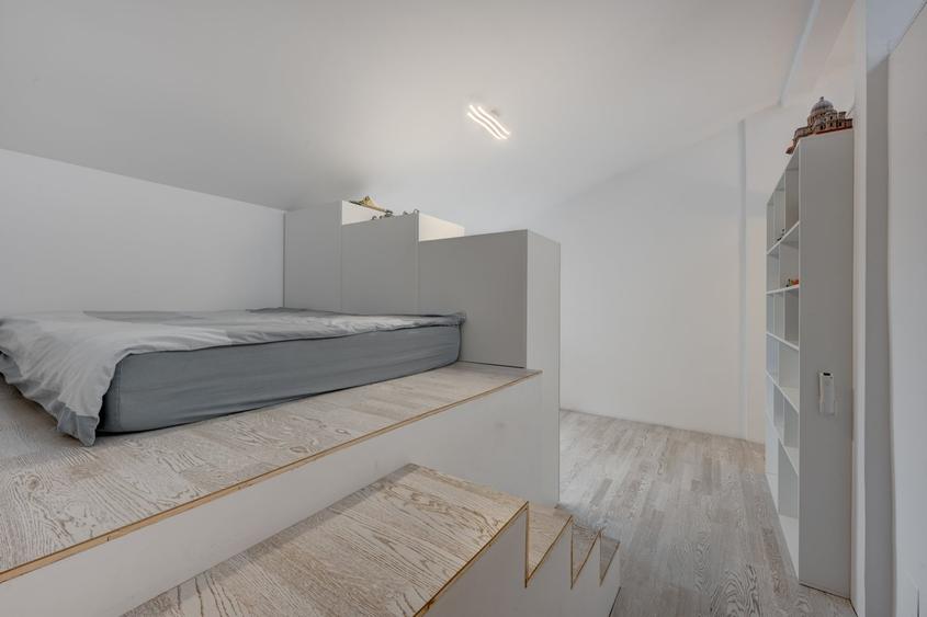 Apartament cu 4 camere decomandat, mobilat în Titan