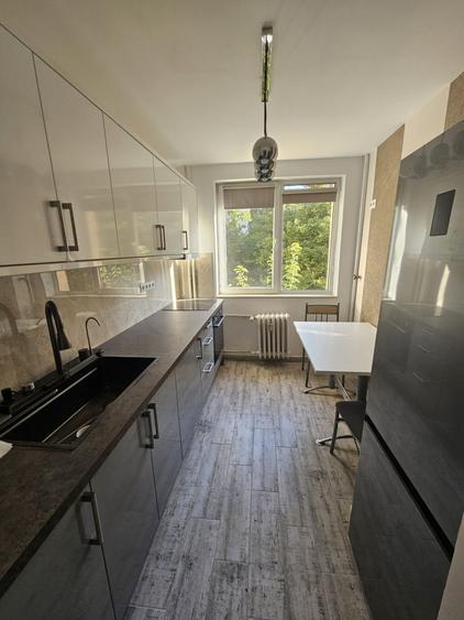 Apartament cu 3 camere semidecomandat, mobilat în Grigorescu