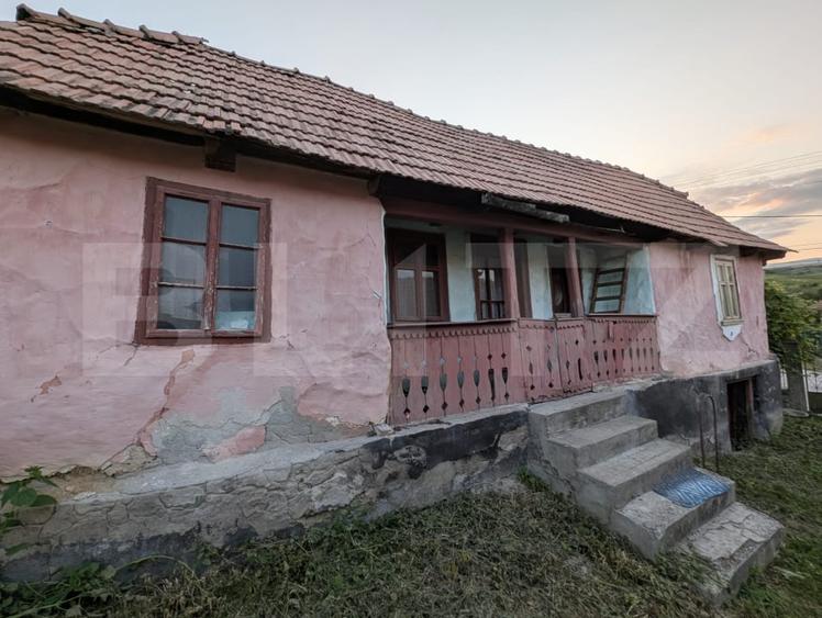 Casă individuală cu 2 camere cu Teren 2111 Mp în Săndulești