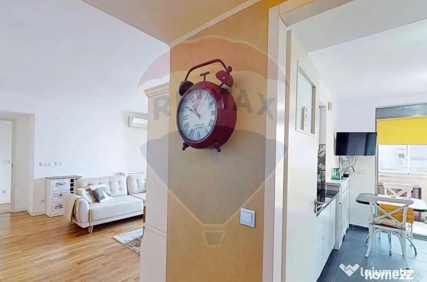 Apartament cu 3 camere semidecomandat în Sisești
