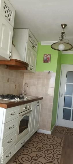 Apartament cu 3 camere decomandat în Bartolomeu