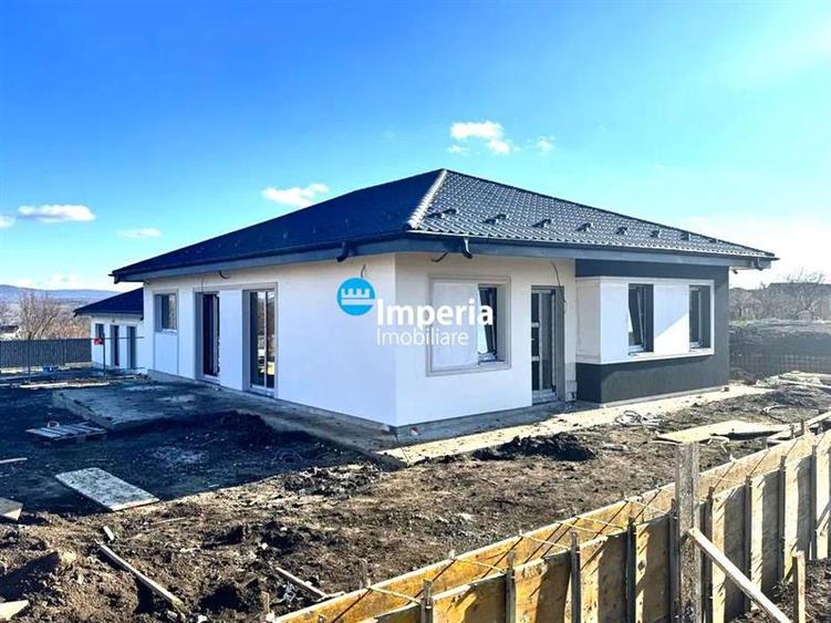 Casă individuală cu 4 camere cu Teren 440 Mp în Horpaz