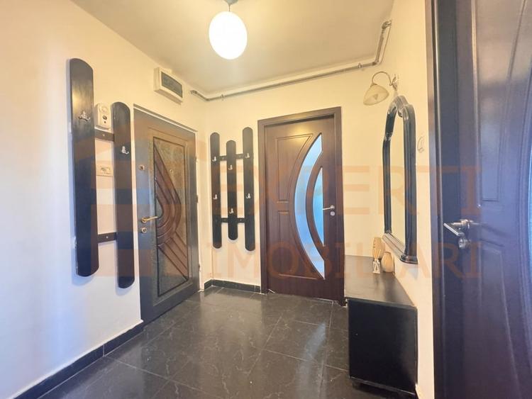 Apartament cu 2 camere decomandat, mobilat în Casa de Cultură