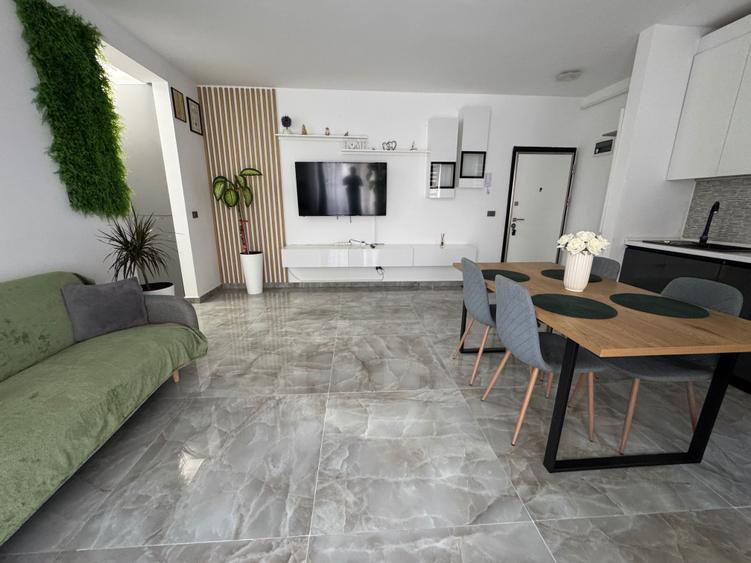 Apartament cu 2 camere semidecomandat în Giroc