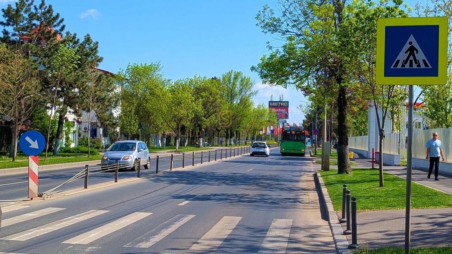 Teren Construcții intravilan de 3000 mp, în Apărătorii Patriei