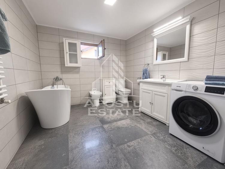 Casă individuală cu 4 camere cu Canalizare în Est
