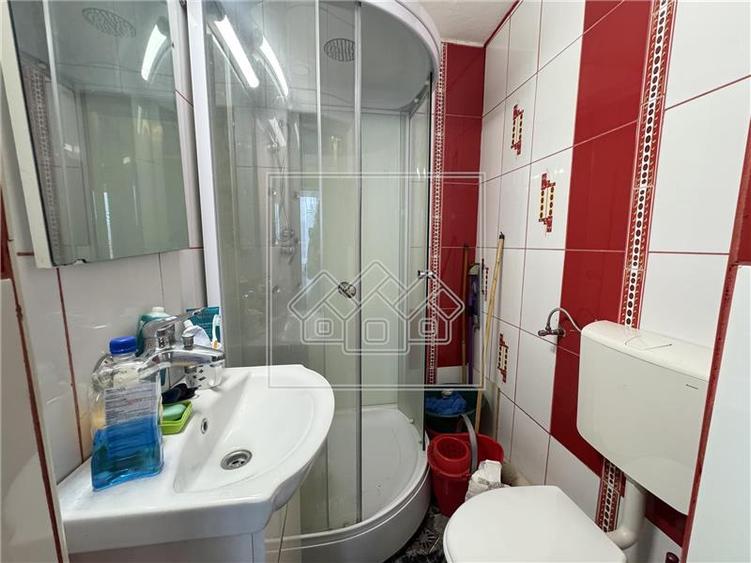 Apartament cu 2 camere decomandat în Terezian