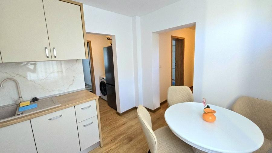 Apartament cu 3 camere decomandat, mobilat în Cloșca