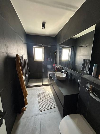 Apartament cu 2 camere decomandat în Florești
