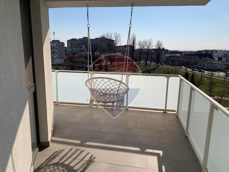 Apartament cu 3 camere decomandat, mobilat în Orașul Nou