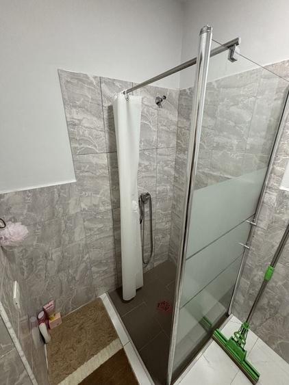 Apartament cu 3 camere decomandat în Exterior Vest