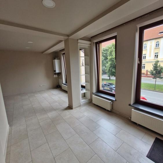 Spațiu comercial, de 38 mp, în Central